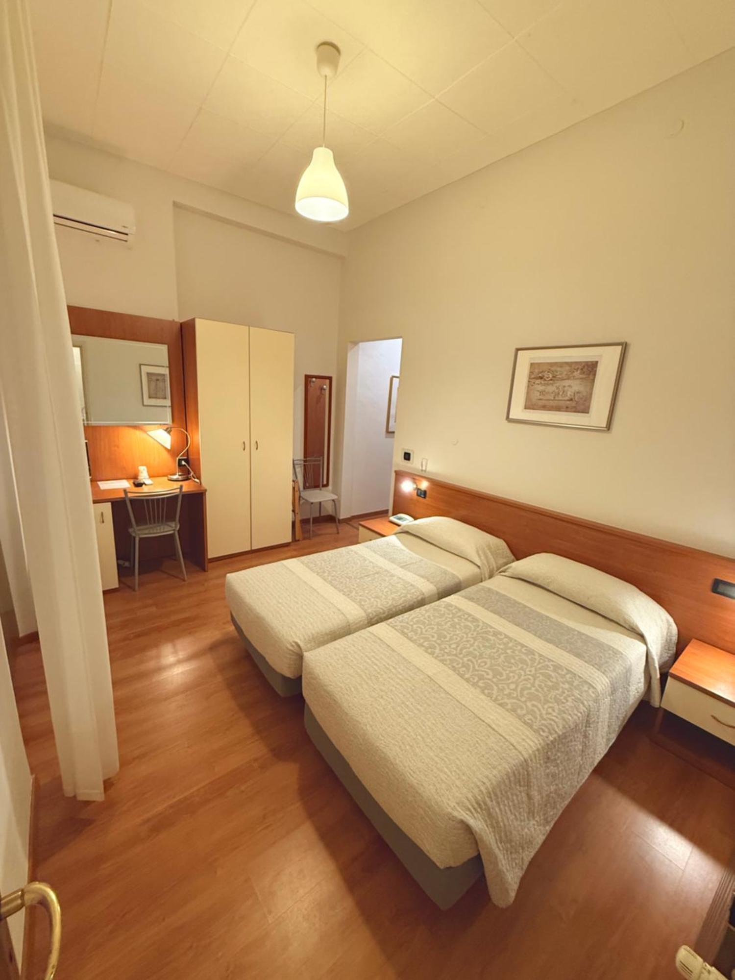 Hotel Fiorenza & Banksia Meuble Алассио Экстерьер фото