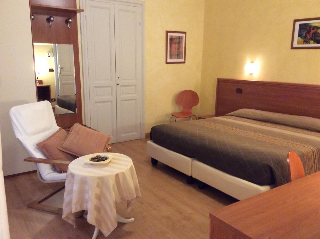 Hotel Fiorenza & Banksia Meuble Алассио Экстерьер фото
