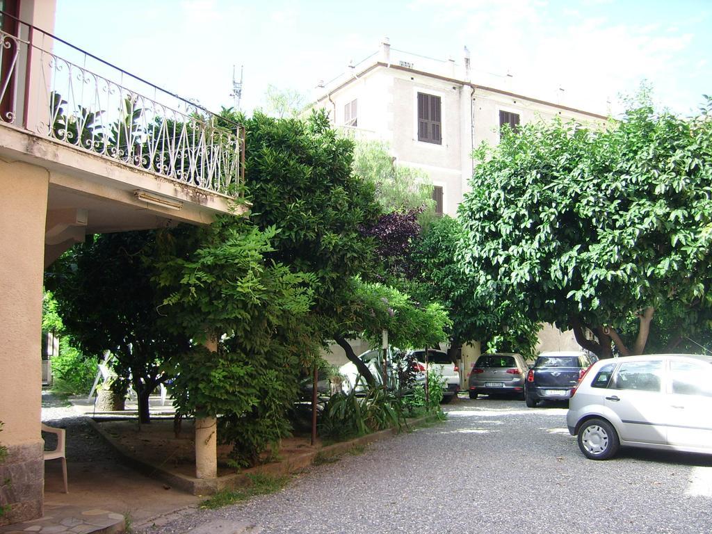 Hotel Fiorenza & Banksia Meuble Алассио Экстерьер фото
