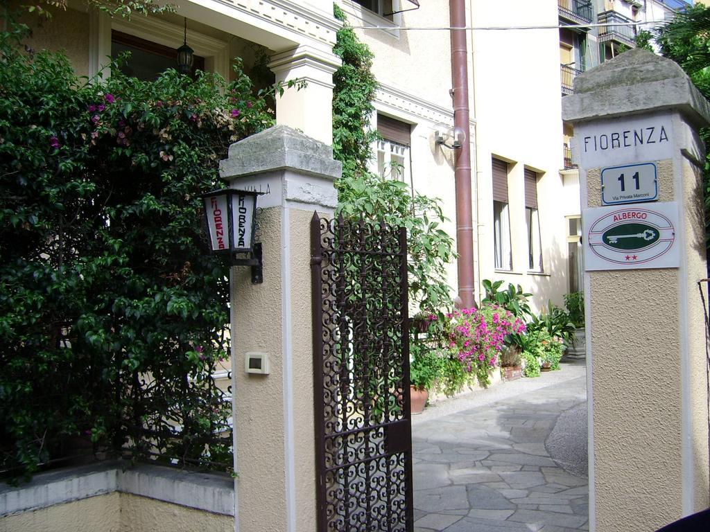 Hotel Fiorenza & Banksia Meuble Алассио Экстерьер фото